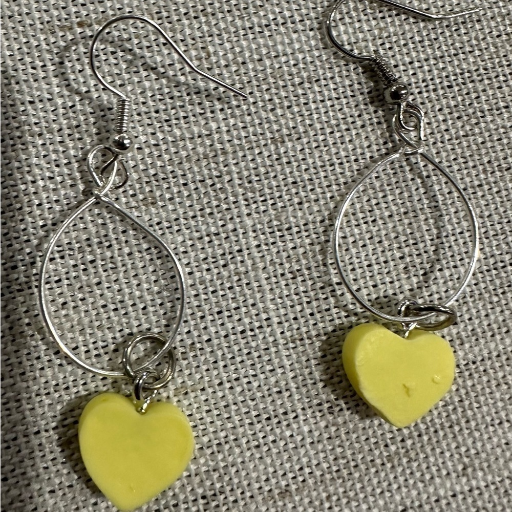 Heart-shaped earrings - Picture 2 of 4